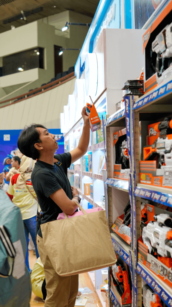 strategi display toko mainan